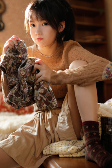 美女裸胸不打马赛克